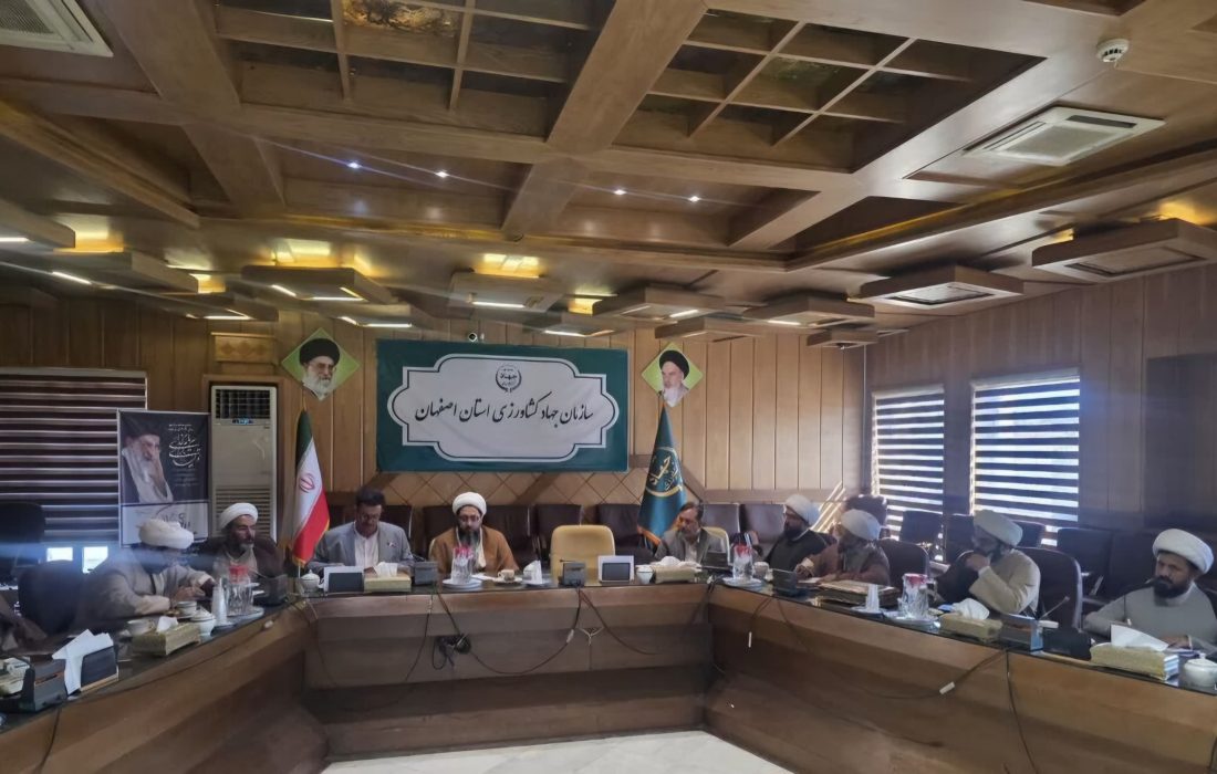 ائمه جمعه منطقه سیستان خواستار ورود جدی مسئولین برای حل مشکلات کشاورزان سیستان شدند